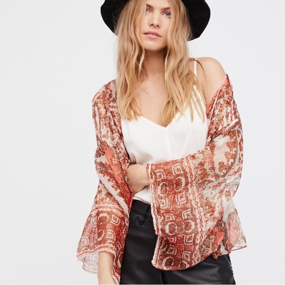 Free People Sweaters - 🎉HP🎉 Free People Fleur De Lis kimono NWT